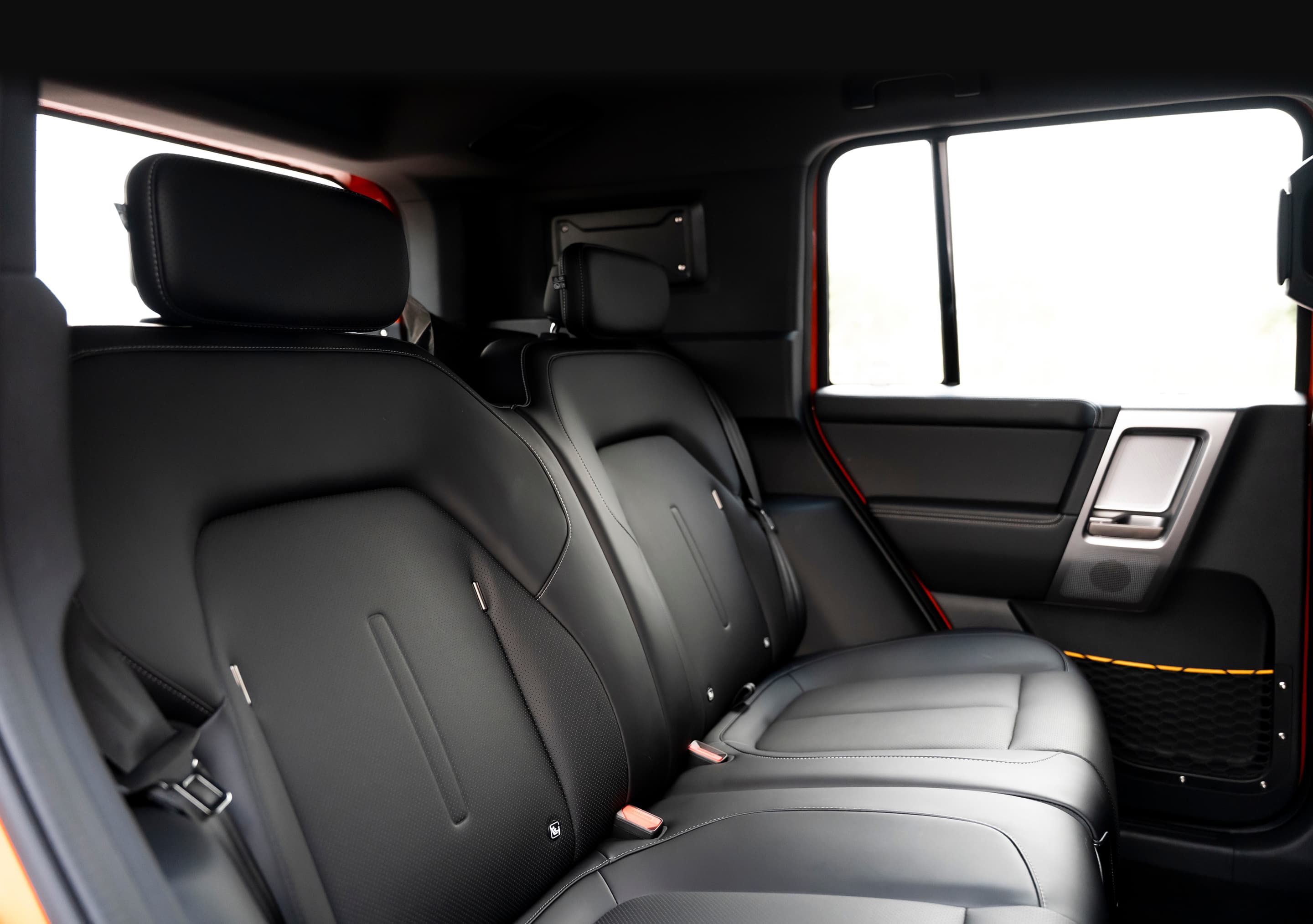V23 passenger cabin